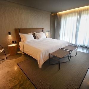Superior King Suite